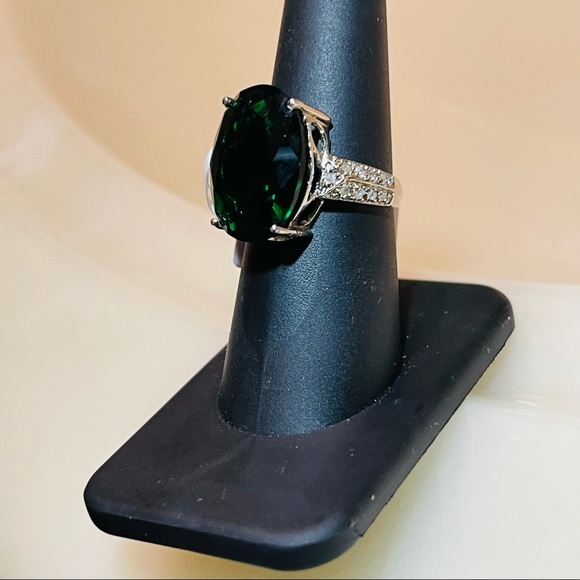 🎁NWT 10K STUNNING 9.50 CT RUSSIAN EMERALD & DIAMOND 10KT SOLID WHITE GOLD RING! - Picture 8 of 12